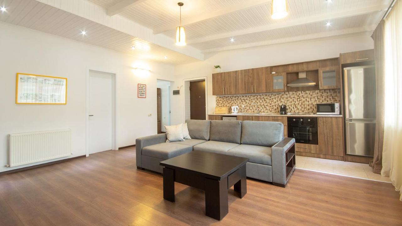 Big Terrace Apartment On Liberty Square Tbilisi Eksteriør bilde